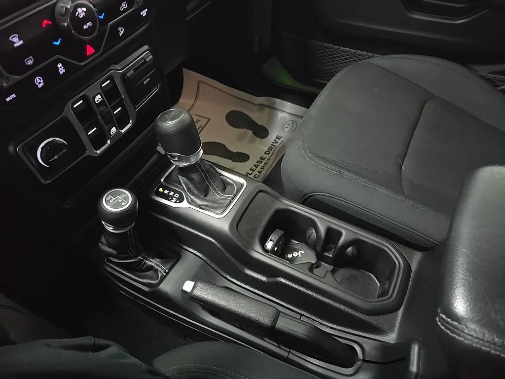 2020 Jeep Wrangler Unlimited Sahara - Photo 27