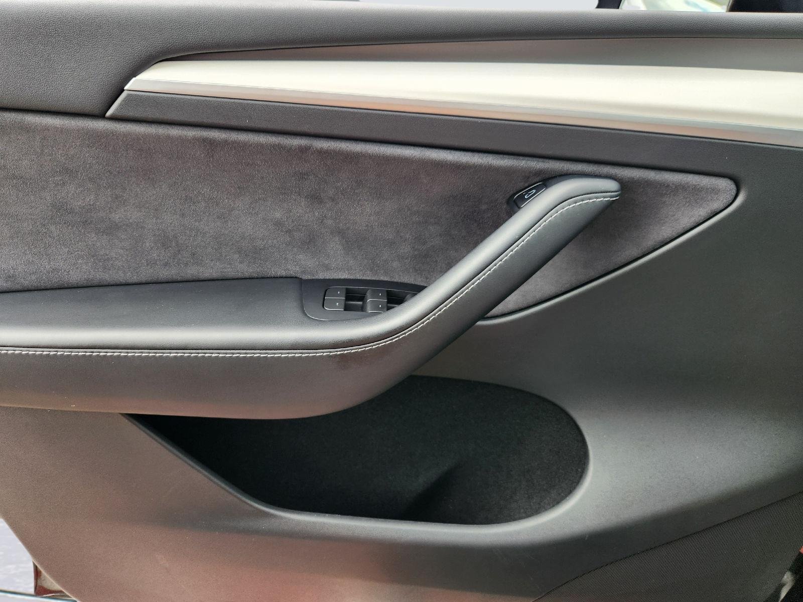 2023 Tesla Model Y photo 22 of 33
