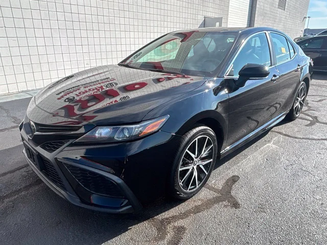 2022 Toyota Camry SE