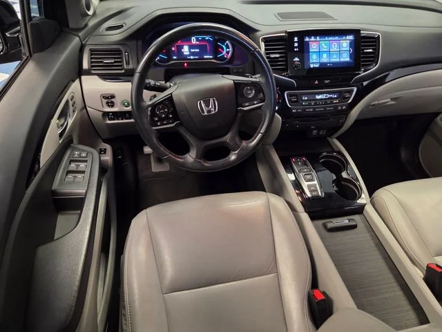 Used 2021  Honda Touring image 13