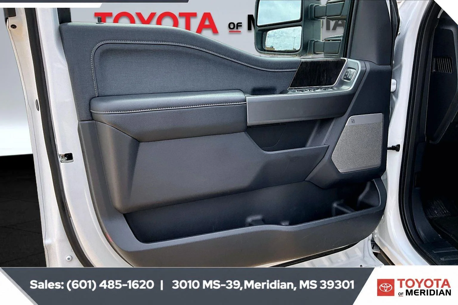 Used 2026 Oxford White Ford Lariat image 17
