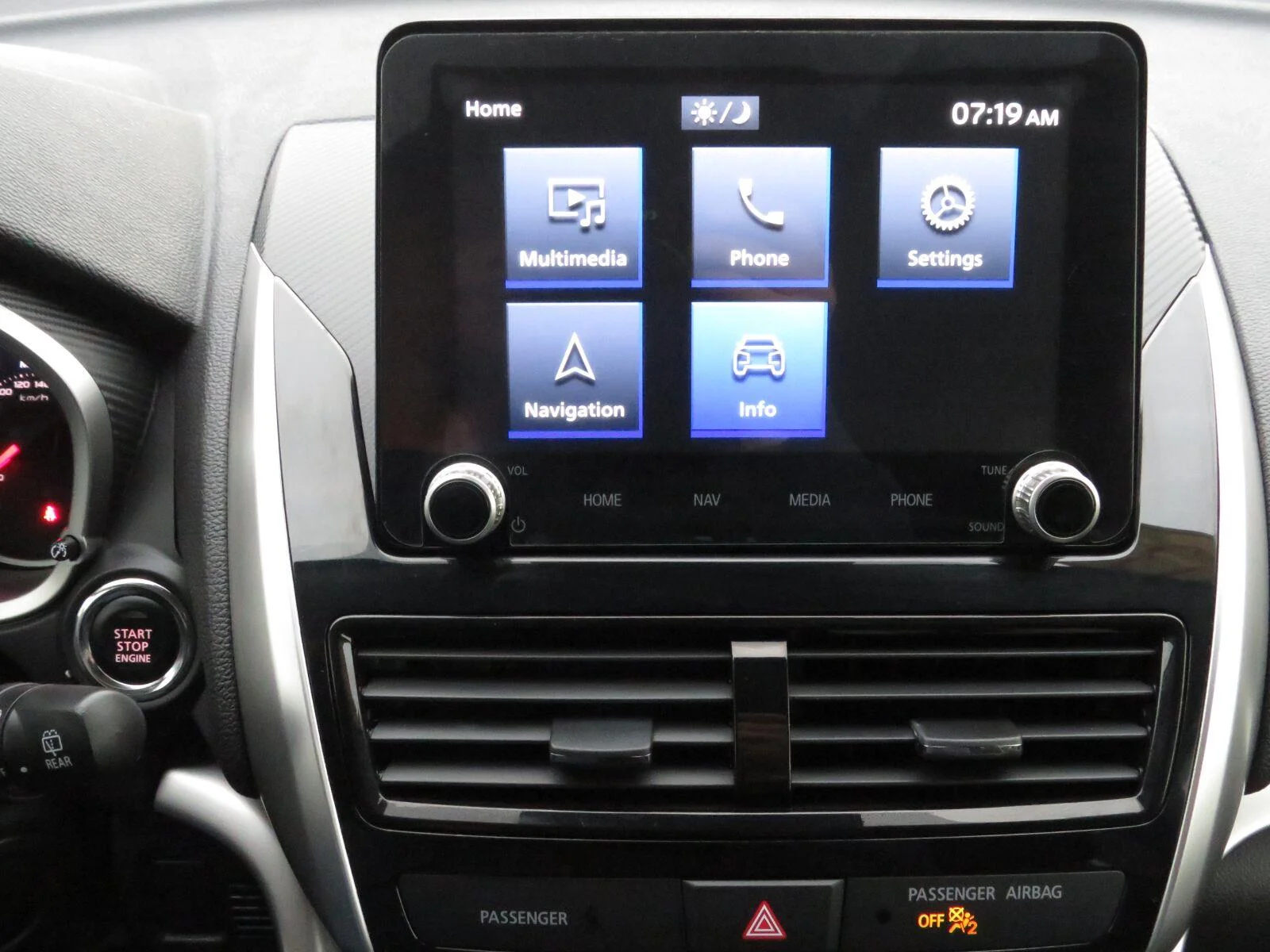 Used 2023 Black Mitsubishi SE image 28
