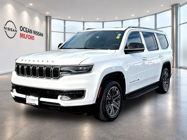 2023 Jeep Wagoneer Base