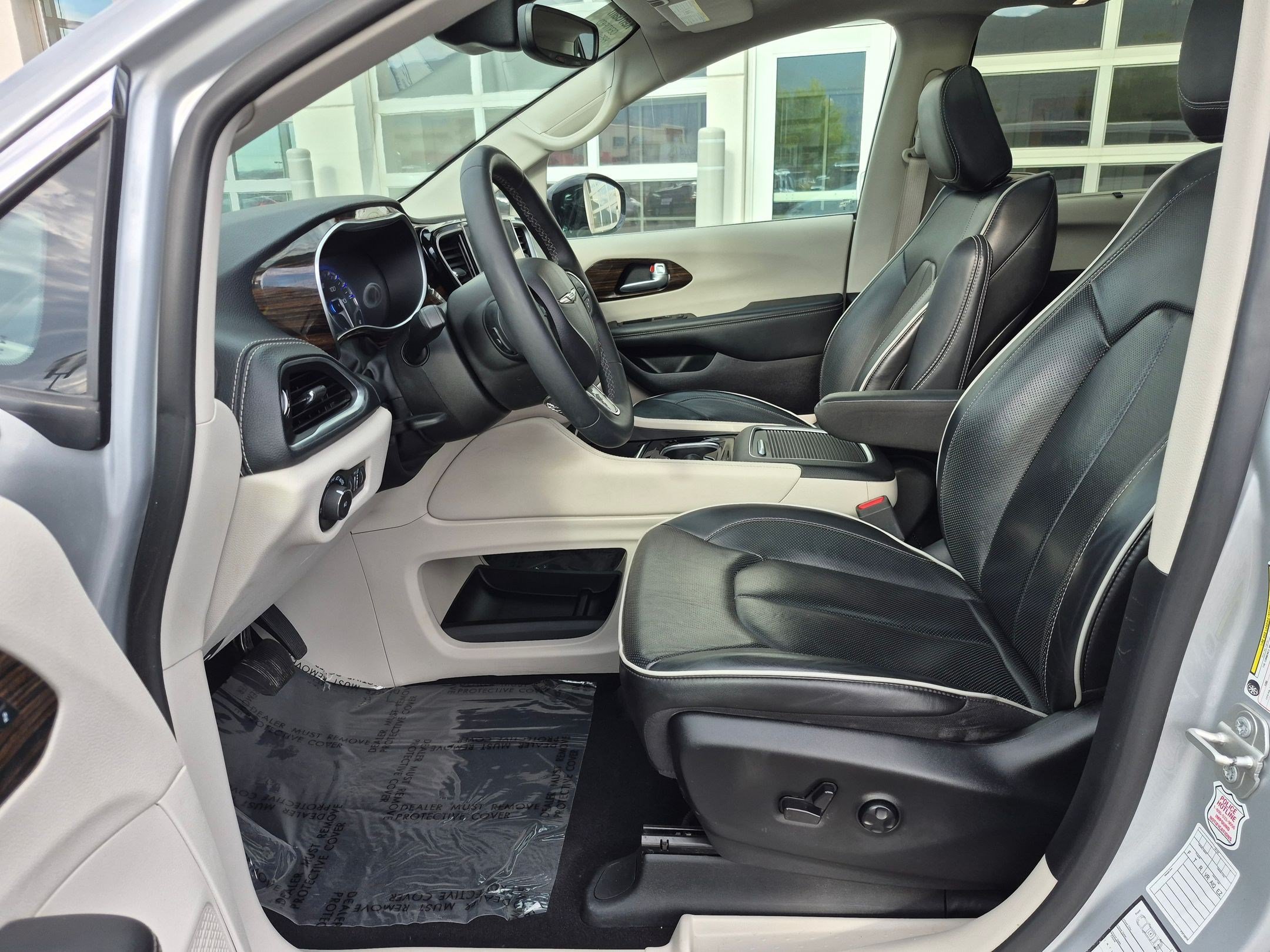 2024 Chrysler Pacifica Limited - Photo 16