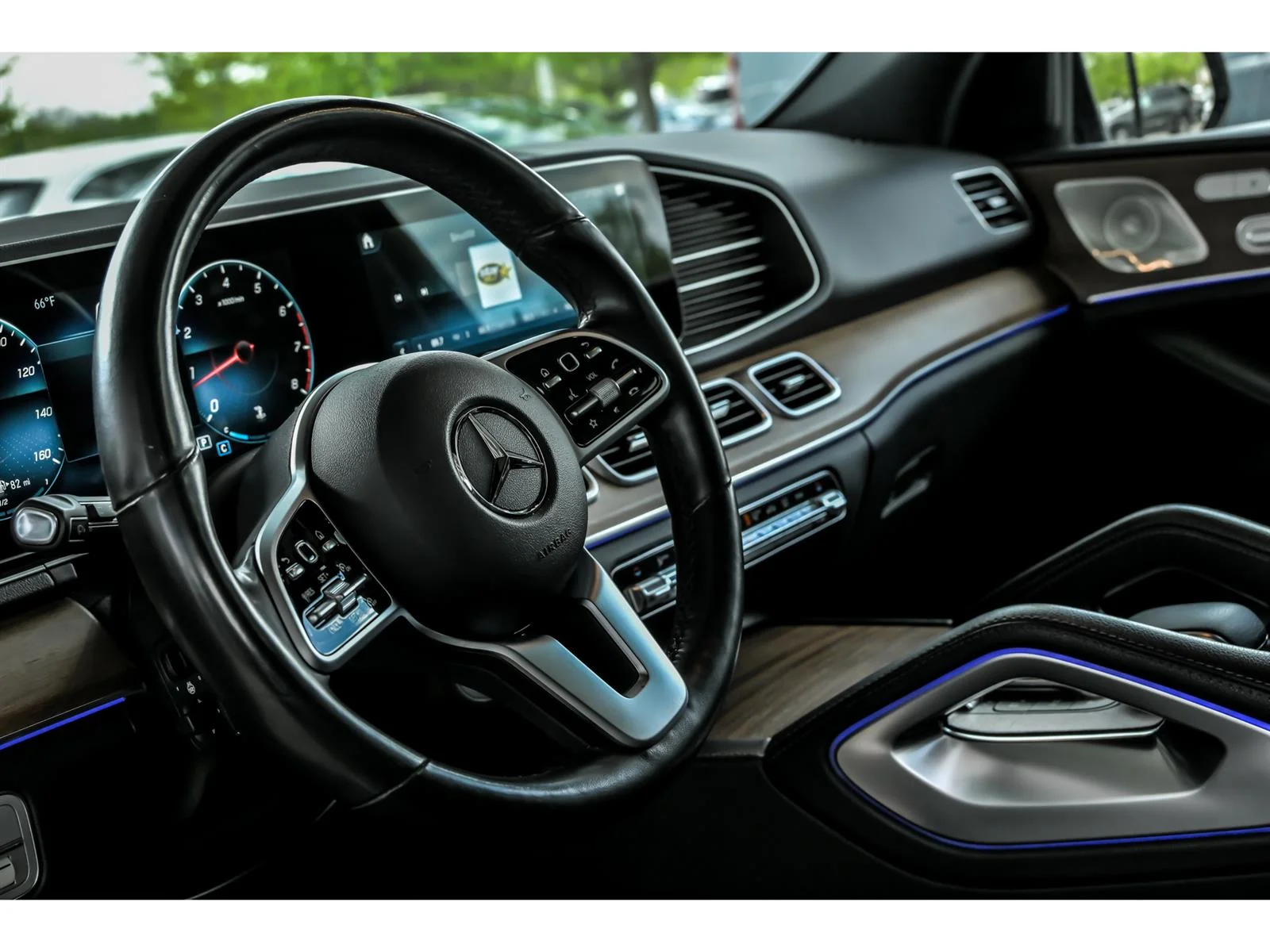 Used 2021 Black Mercedes-Benz GLE 350 4MATIC® image 13