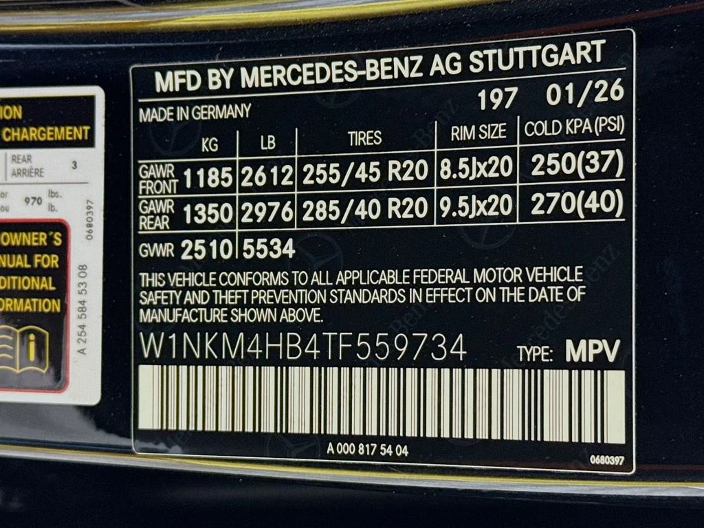 New 2026 Obsidian Black Metallic Mercedes-Benz GLC 300 image 26