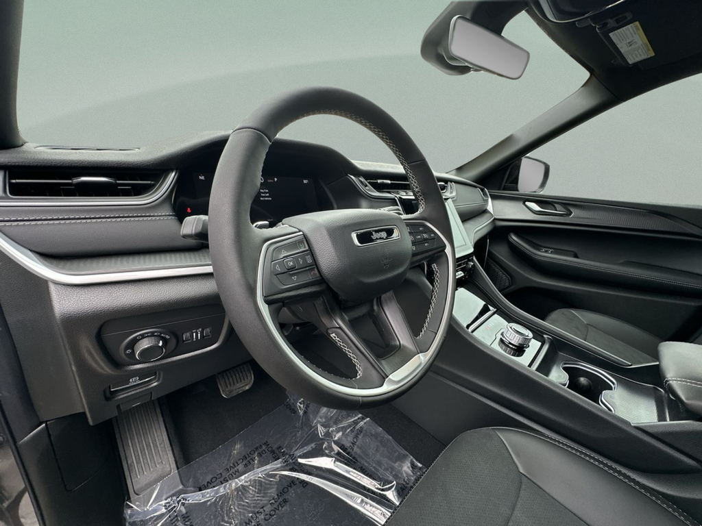 New 2025 Baltic Gray Metallic Clear-Coat Exterior Paint Jeep Altitude X image 43