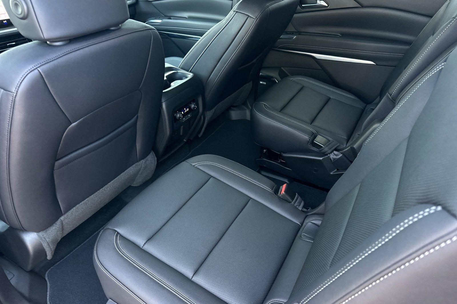 2026 Chevrolet Traverse LT - Photo 12