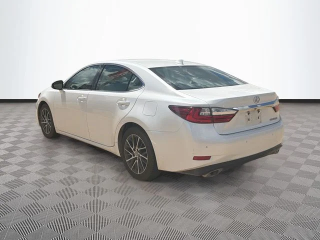 Used 2018 White Lexus 350 image 5
