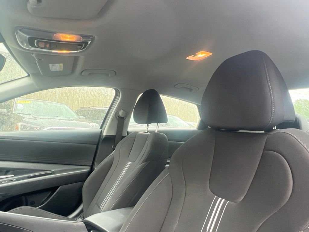 Used 2024 Gray Hyundai SEL image 12