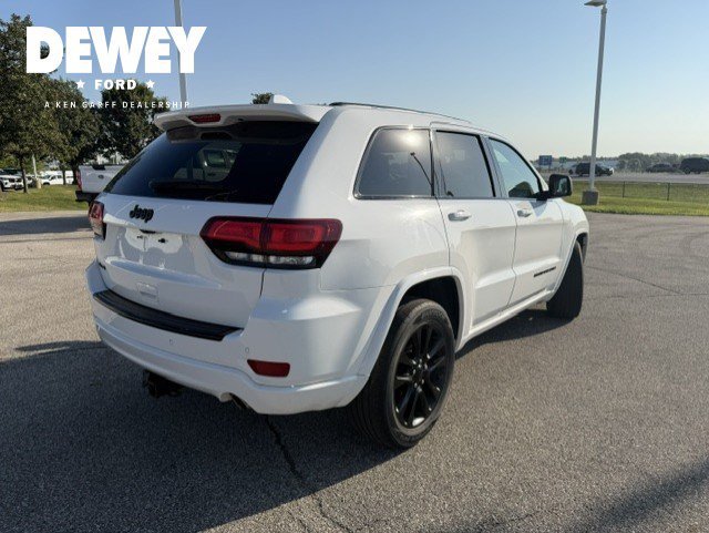 Used 2017 Bright White Clearcoat Jeep Altitude image 7