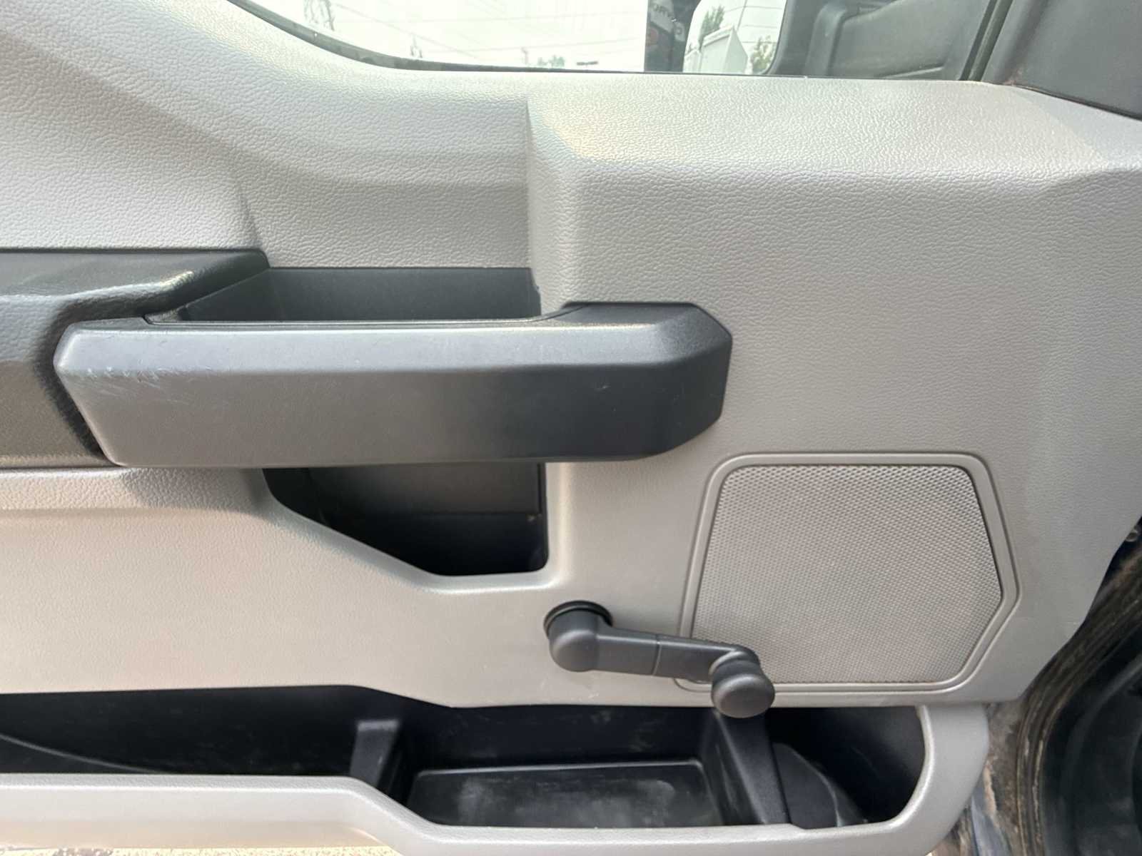 Used 2017 Blue Ford XL image 19