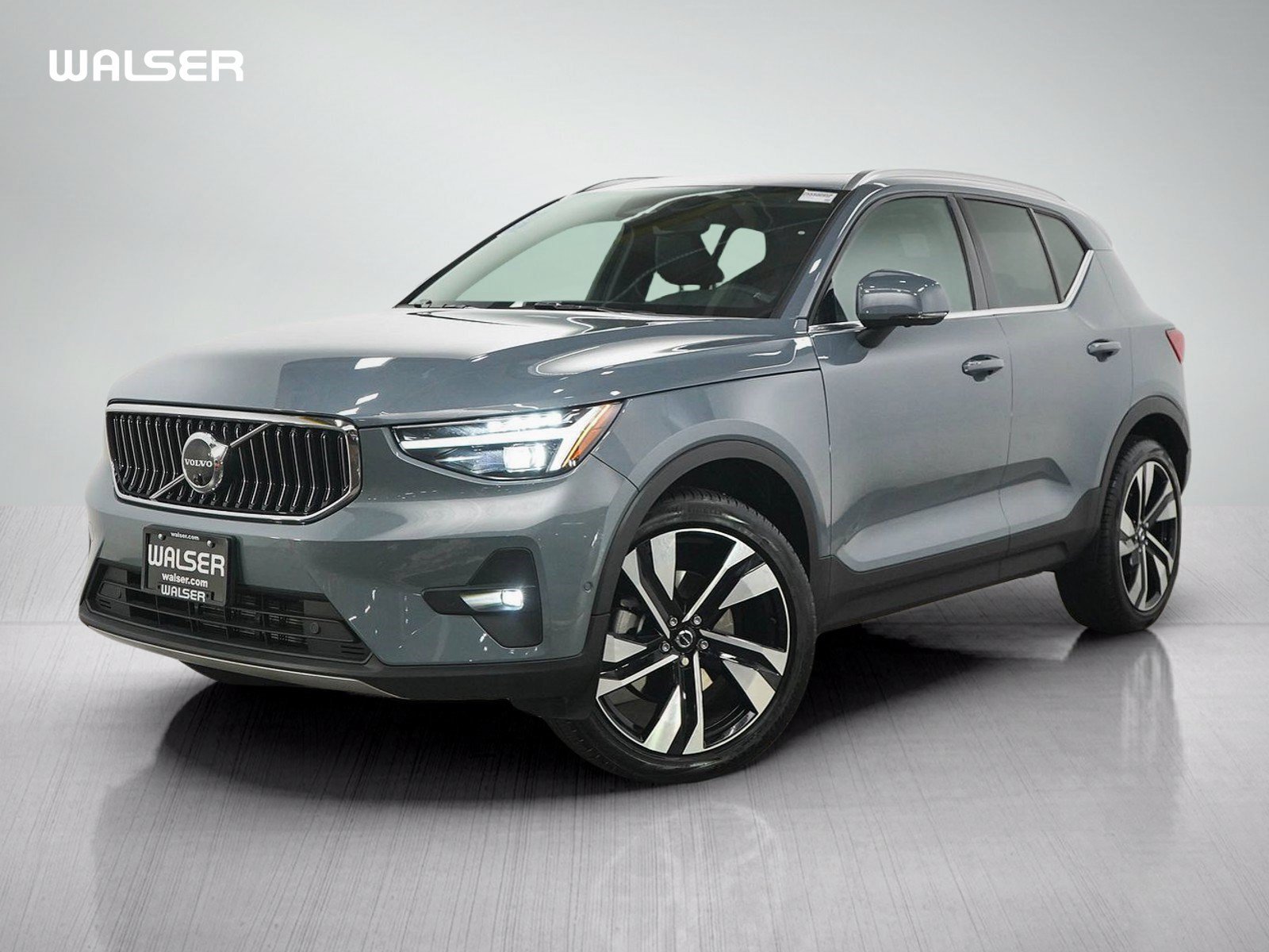 2023 Volvo XC40