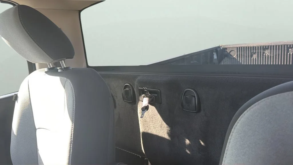 Used 2023 White Ram SLT image 16