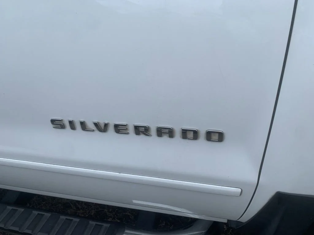 Used 2018 SUMMIT WHITE Chevrolet LT image 7
