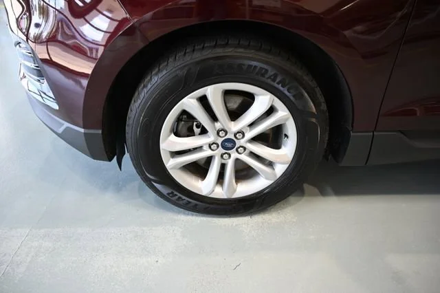 Used 2020 Red Ford SEL image 29