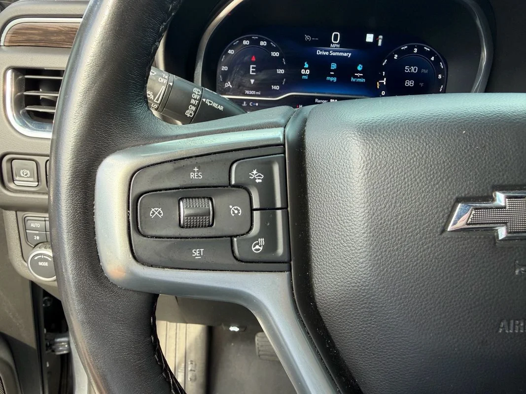 Used 2022  Chevrolet 4WD Z71 image 14