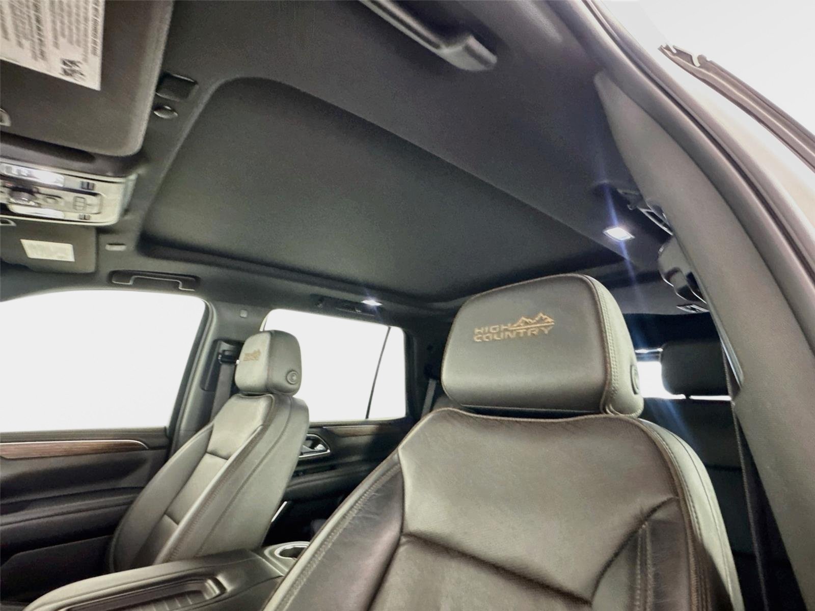 Used 2021 Iridescent Pearl Tricoat Chevrolet High Country image 14