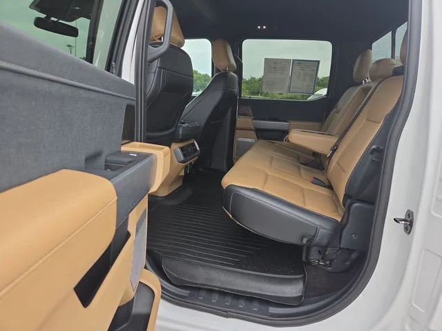 Used 2021 White Ford Lariat image 22