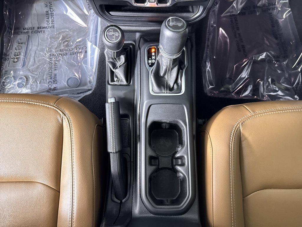 Used 2023 Bright White Clearcoat Jeep Sahara image 24