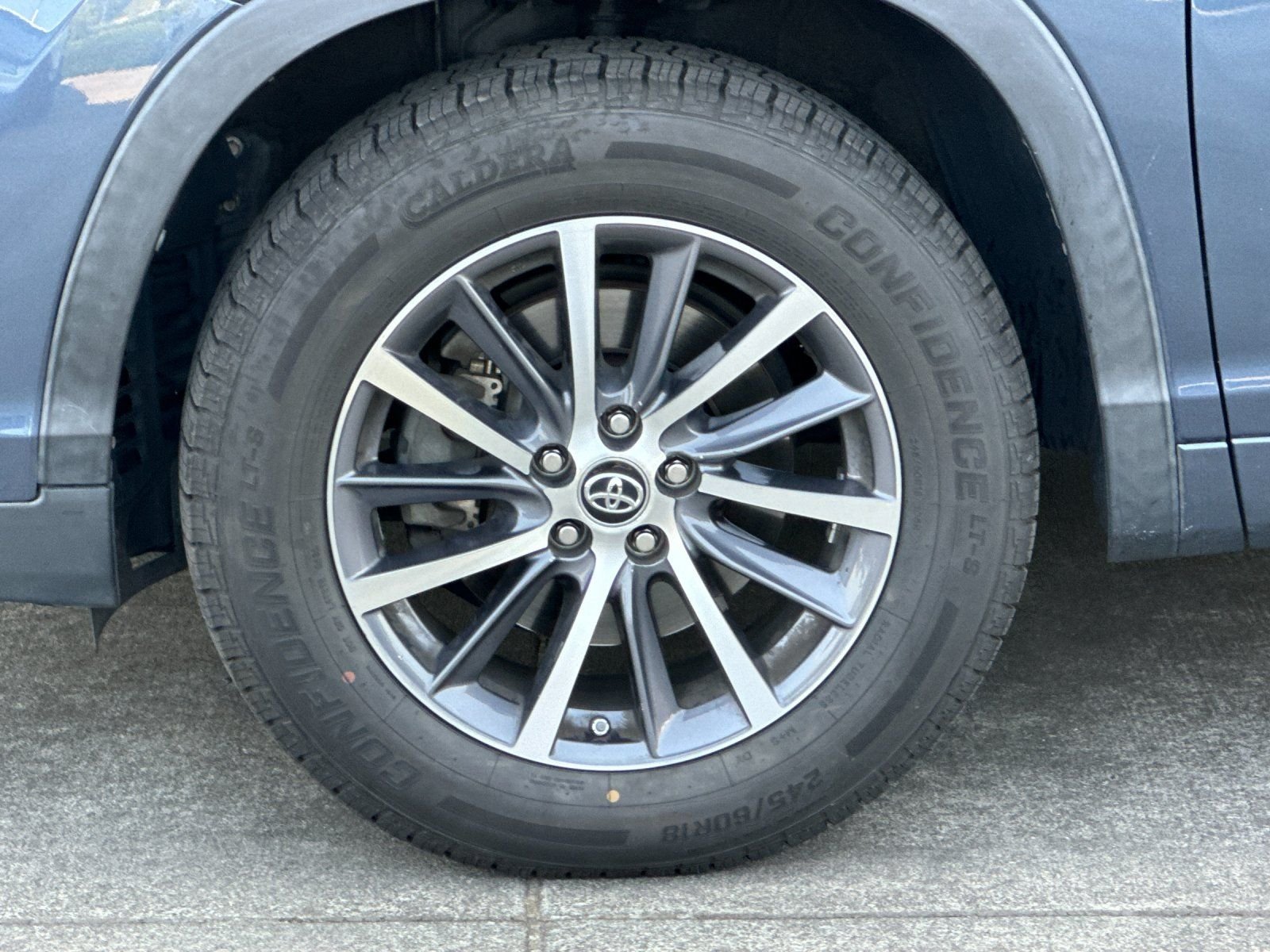 Used 2017 Shoreline Mist Toyota XLE image 24