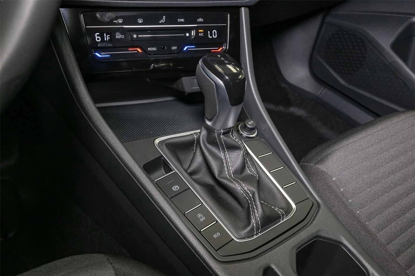 New 2026 Platinum Gray Metallic Volkswagen S image 17