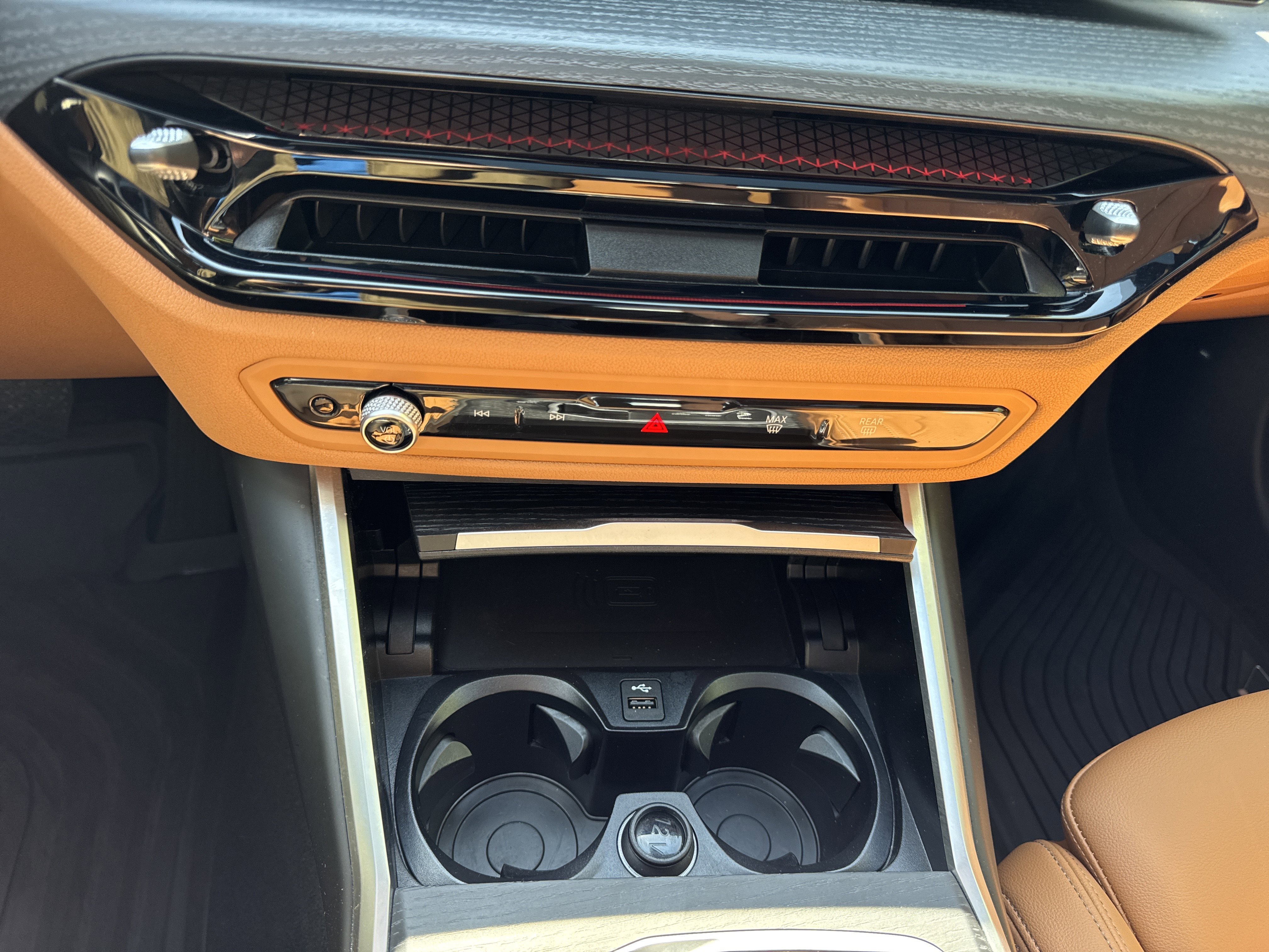 2025 BMW 3 Series 330i - Photo 16