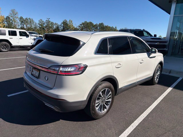 Used 2023 White Lincoln Standard image 6