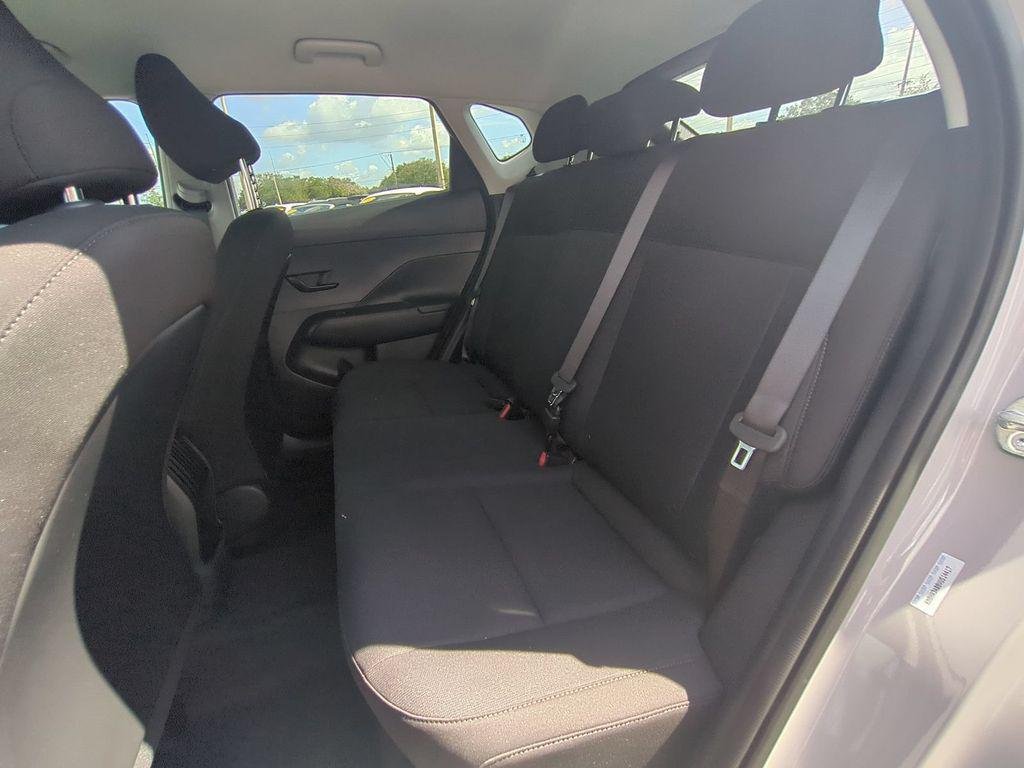 New 2027 Gray Hyundai SE FWD image 15