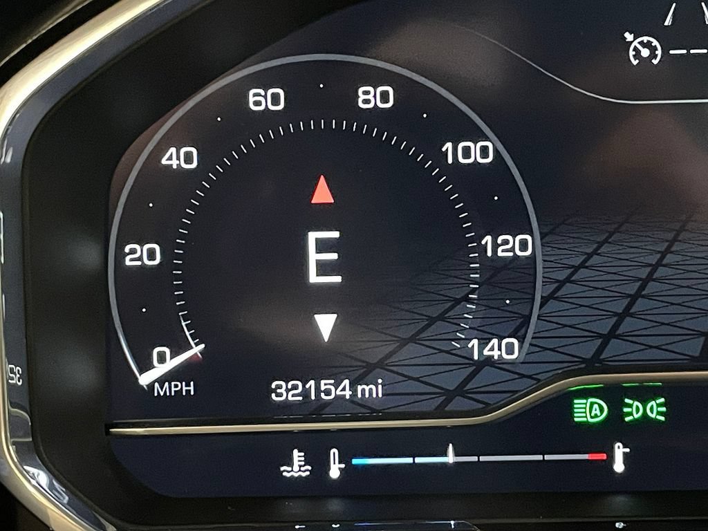 Used 2023 Summit White GMC Elevation image 6
