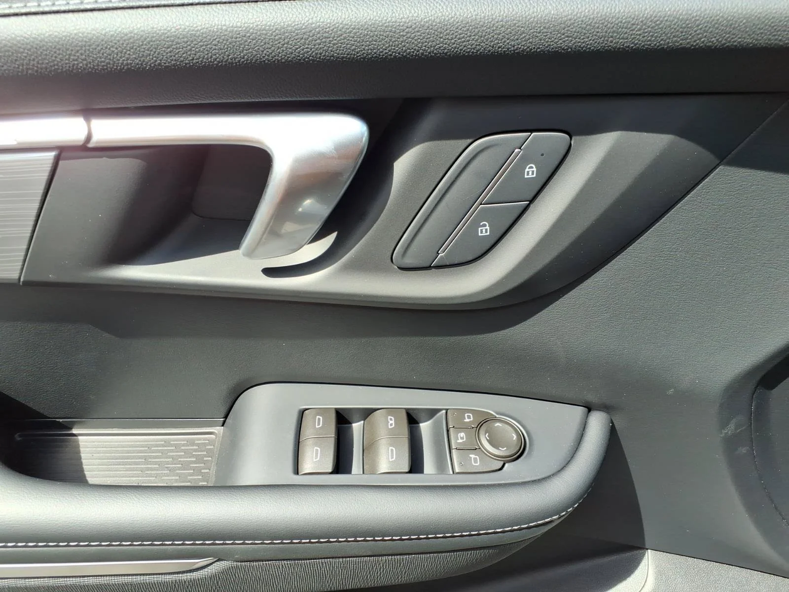 2026 Buick Enclave Preferred - Photo 12