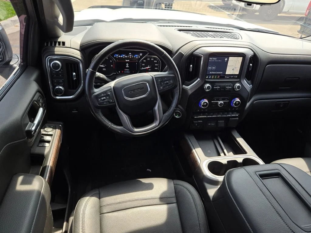 Used 2022 White GMC Denali image 21