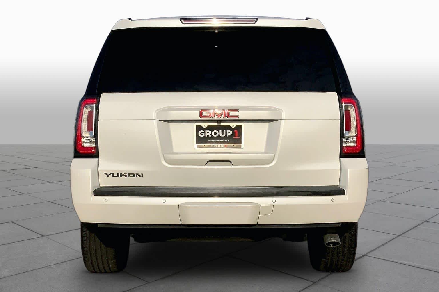 Used 2018 White Frost Tricoat GMC SLT image 5