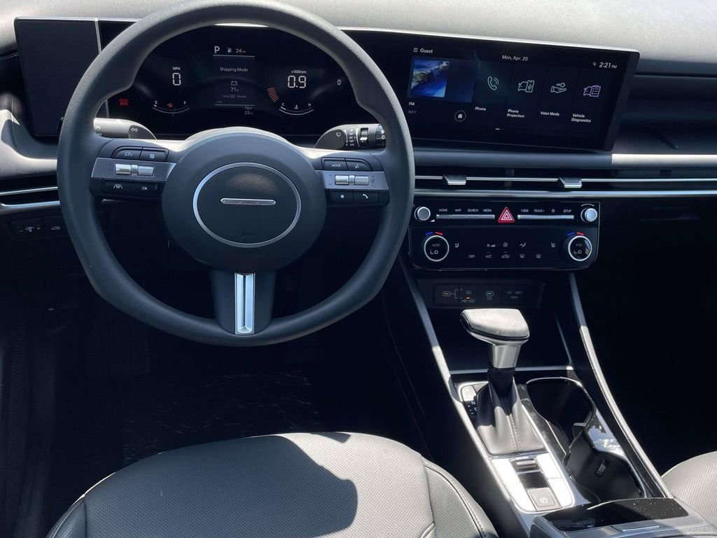 New 2026 White Hyundai SEL FWD image 9