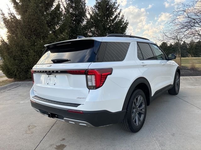 New 2026 Star White Metallic Tri-Coat Ford Active image 6