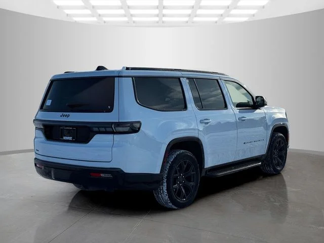New 2026 Bright White Clear-Coat Exterior Paint Jeep Grand Wagoneer image 7