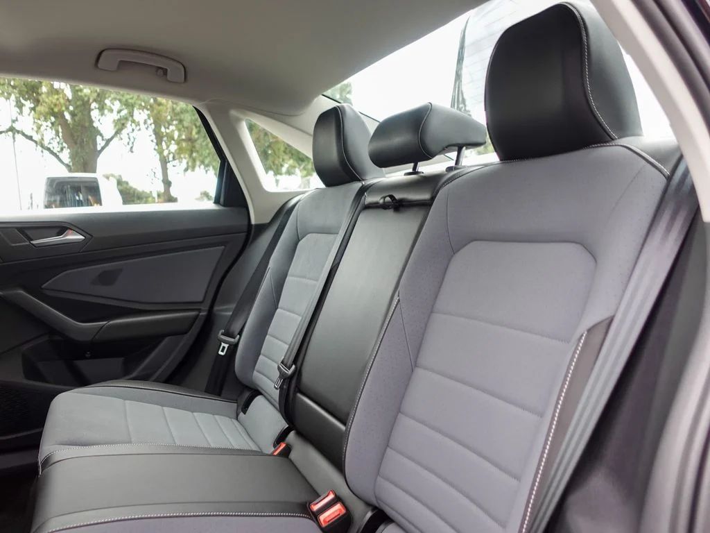 New 2026 Deep Black Pearl Volkswagen 1.5T SE image 24