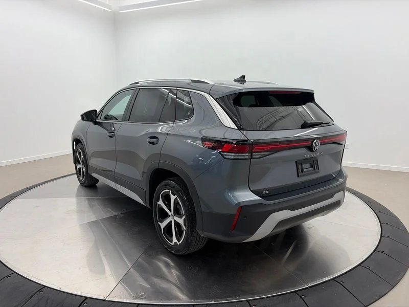 Used 2025 Gray Volkswagen 2.0T SE image 5