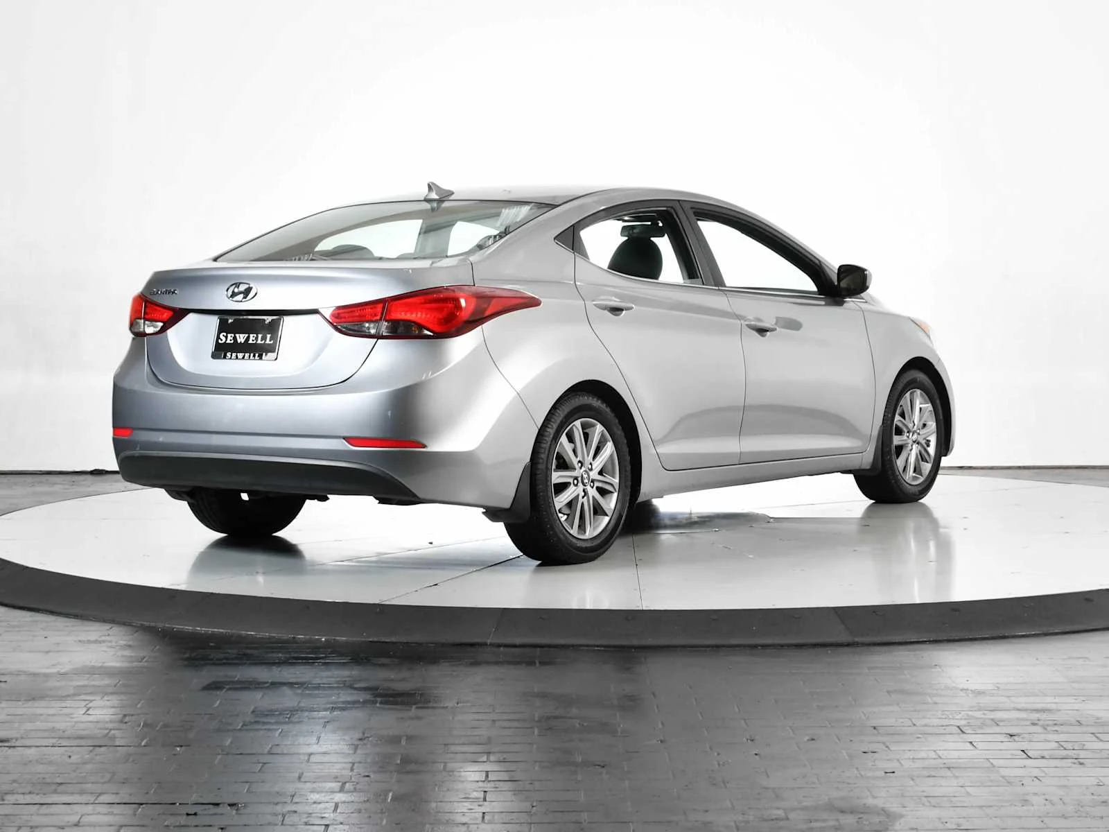 Used 2015 Shale Gray Metallic Hyundai SE image 6