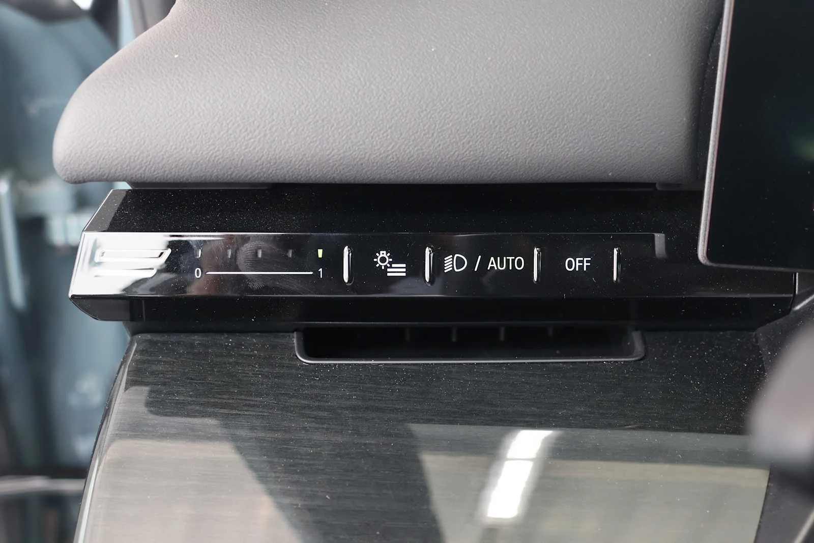 Certified Used 2025 Cape York Green Metallic BMW 530i image 19