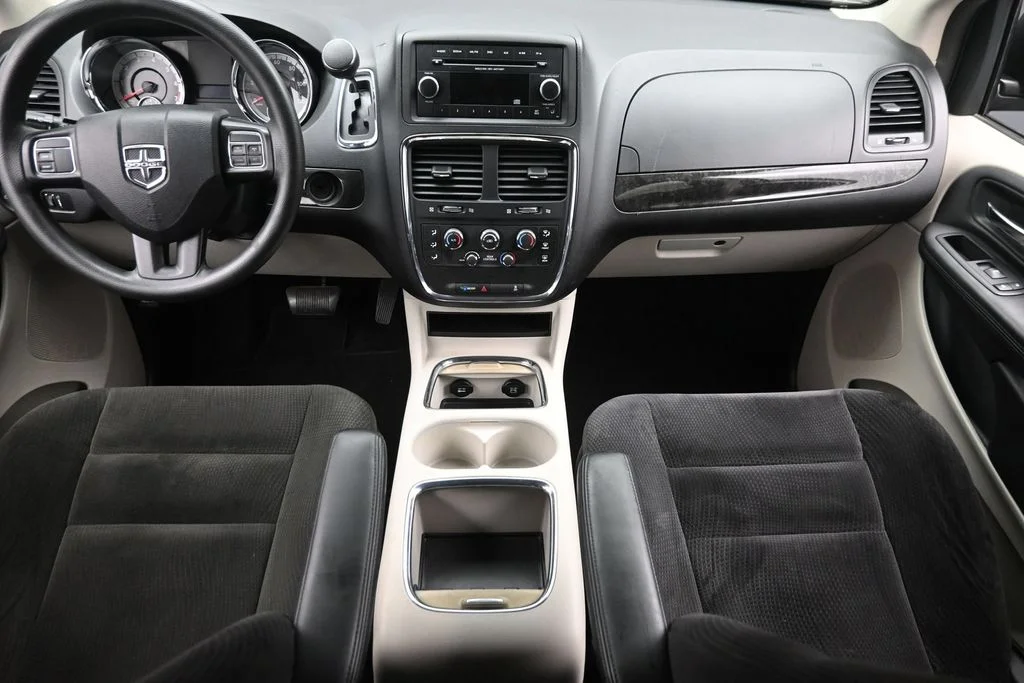 Used 2014 Silver Dodge SXT image 16