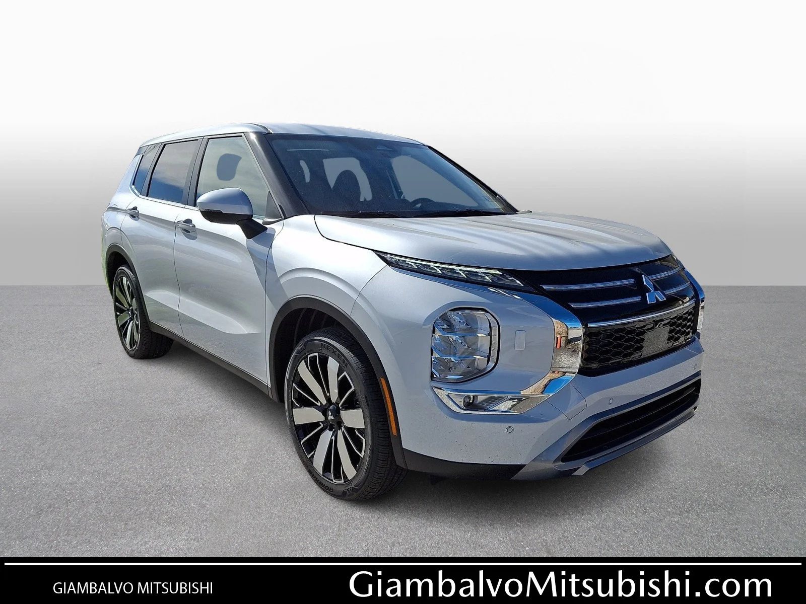 New 2026 White Mitsubishi SE image 1