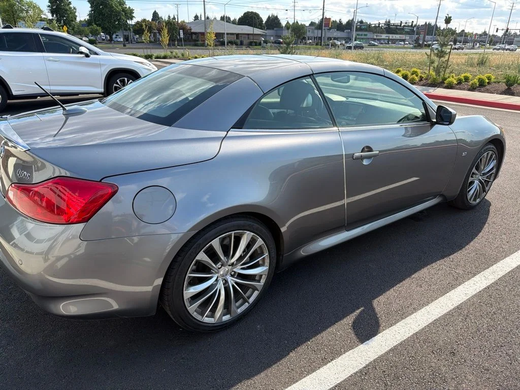 Used 2014 Gray INFINITI Sport image 3