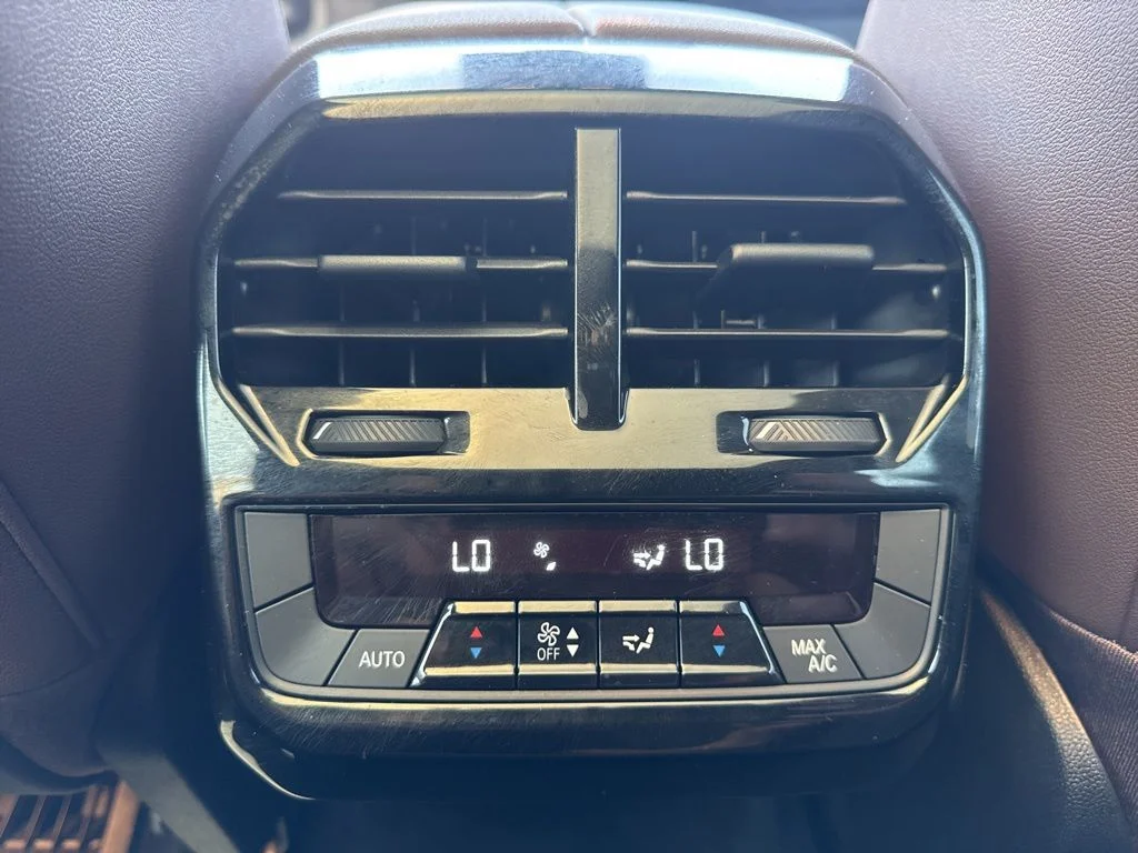 Used 2023 Blue BMW xDrive50 image 12