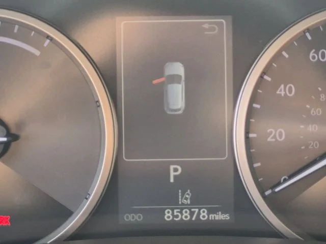Used 2020 White Lexus 300h image 20
