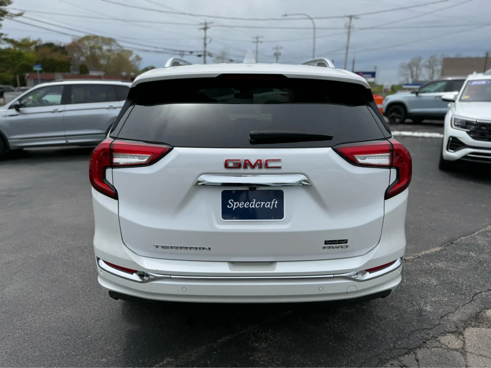 Used 2023 White Frost Tricoat GMC Denali image 6