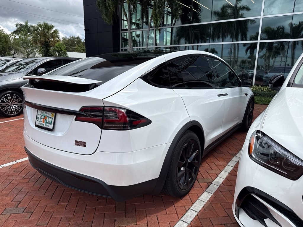 Used 2024 White Tesla Plaid image 9