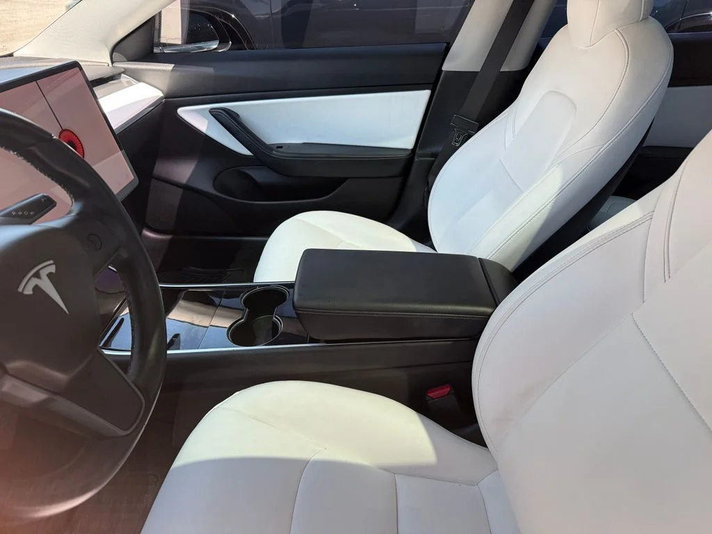 Used 2019 Black Tesla Standard Range Plus image 21