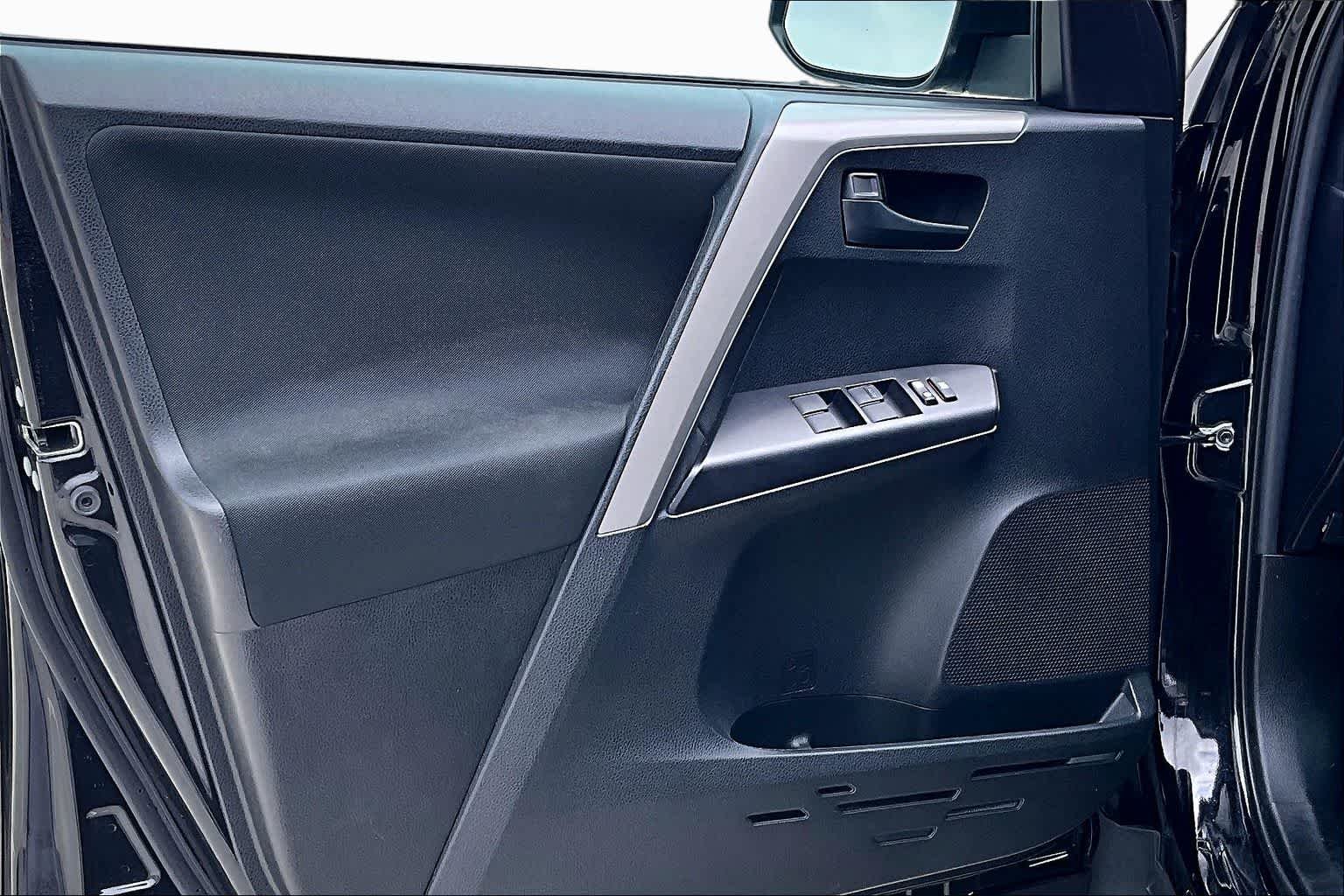 Used 2018 Black Toyota LE image 21