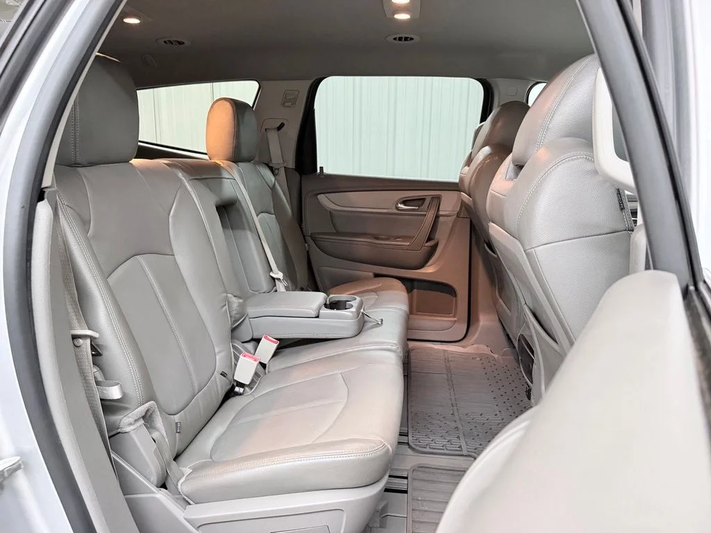 Used 2014 Silver Chevrolet LT image 35